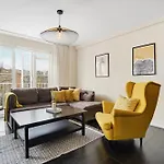 Large Swiss Cottage Apartment With Balcony!