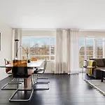Large Swiss Cottage Apartment With Balcony!