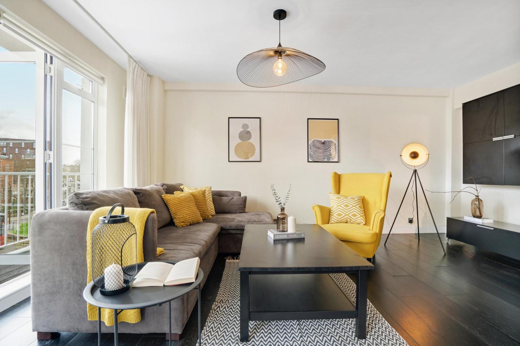 Apartament Large Swiss With Balcony! *